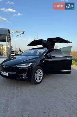 Позашляховик / Кросовер Tesla Model X 2019 в 