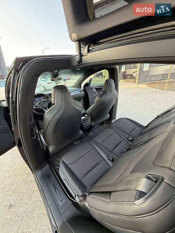 Позашляховик / Кросовер Tesla Model X 2019 в Львові