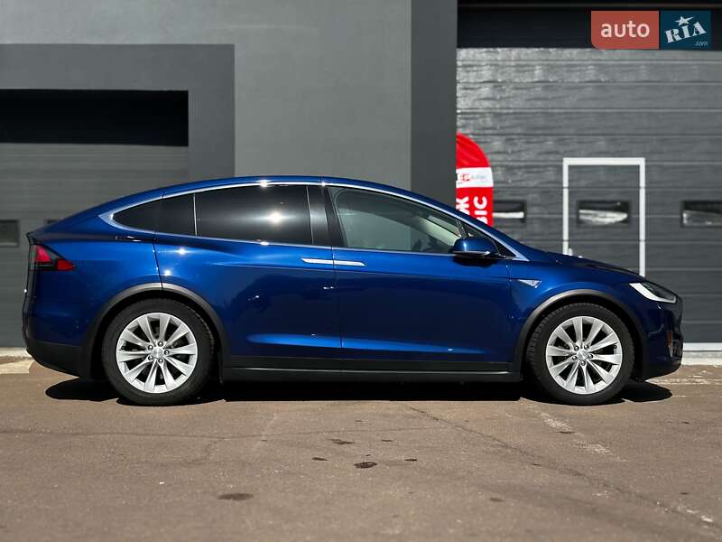 Позашляховик / Кросовер Tesla Model X 2016 в Києві