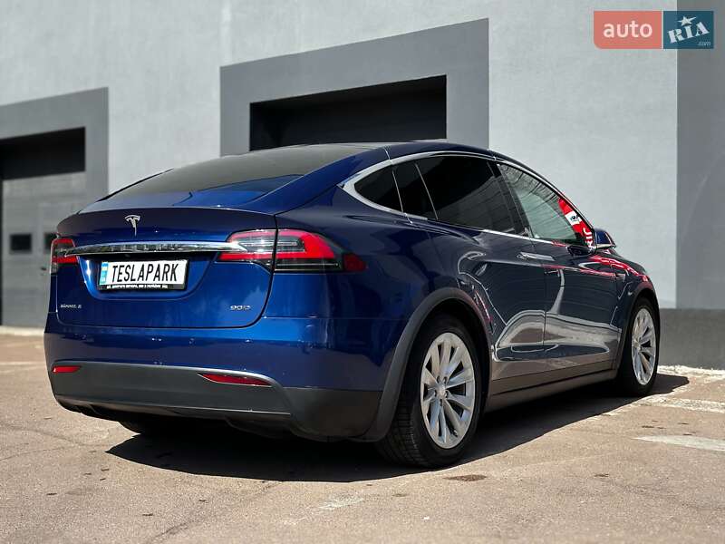 Позашляховик / Кросовер Tesla Model X 2016 в Києві