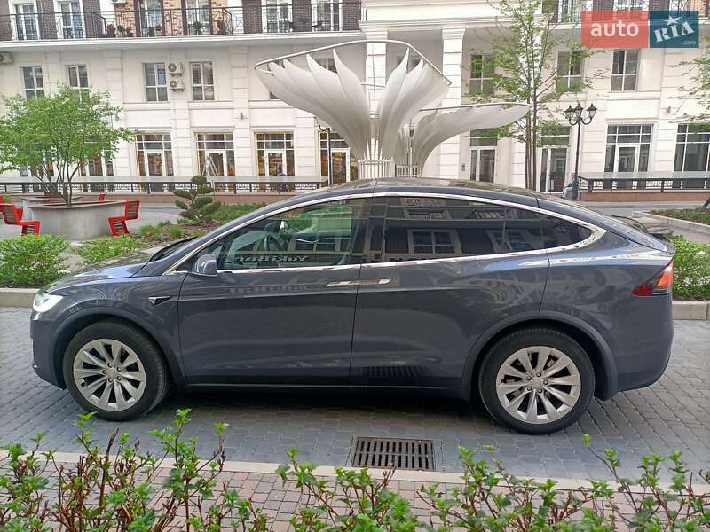 Позашляховик / Кросовер Tesla Model X 2017 в Києві фото 8 Позашляховик / Кросовер Tesla Model X 2017 в Києві