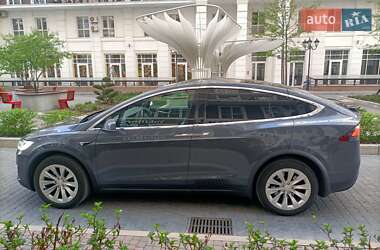 Внедорожник / Кроссовер Tesla Model X 2017 в 