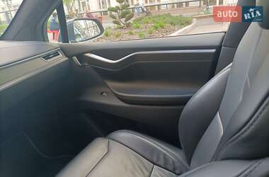 Внедорожник / Кроссовер Tesla Model X 2017 в 