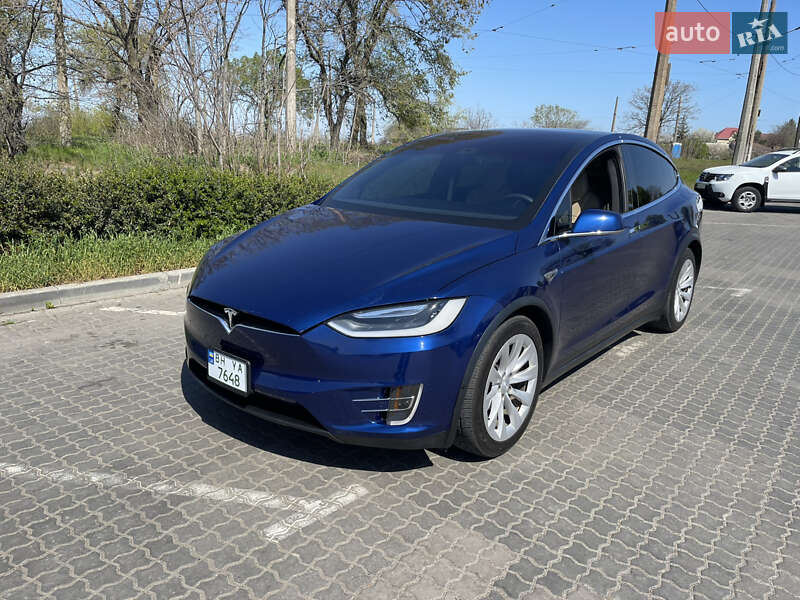 Позашляховик / Кросовер Tesla Model X 2016 в Чорноморську