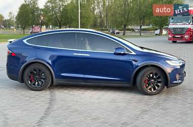 Позашляховик / Кросовер Tesla Model X 2017 в 