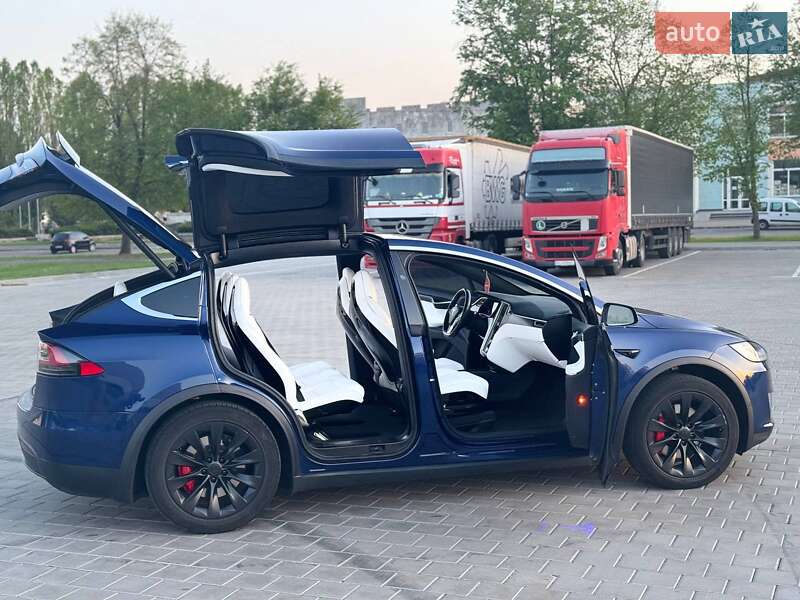 Позашляховик / Кросовер Tesla Model X 2017 в Черкасах