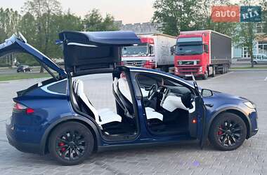 Позашляховик / Кросовер Tesla Model X 2017 в 