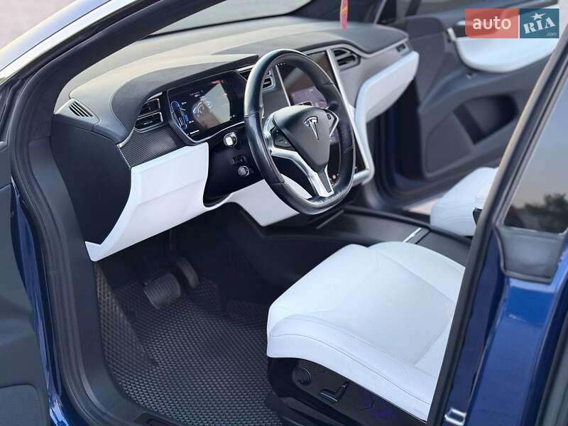 Позашляховик / Кросовер Tesla Model X 2017 в Черкасах