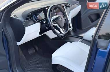 Позашляховик / Кросовер Tesla Model X 2017 в 