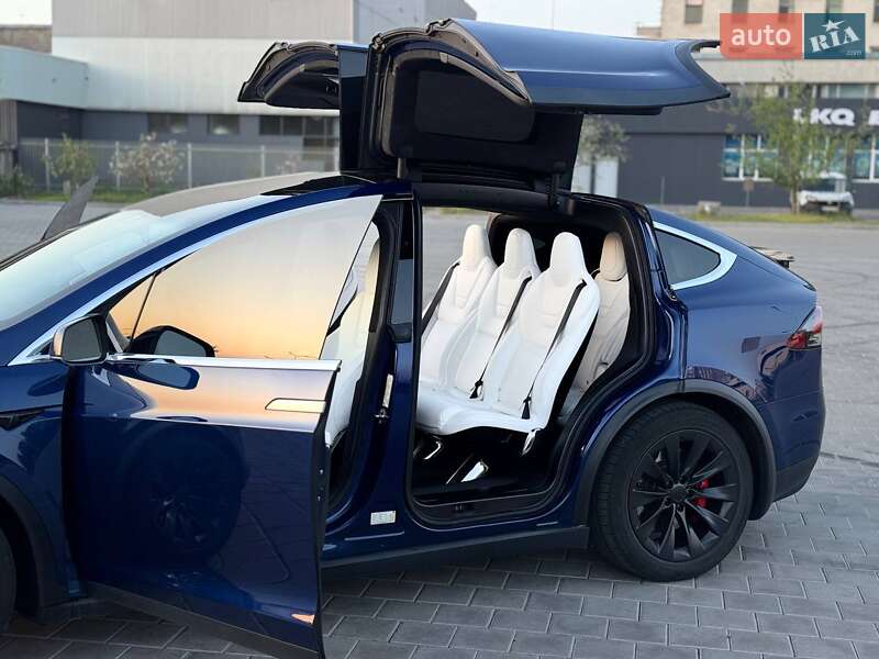 Позашляховик / Кросовер Tesla Model X 2017 в Черкасах