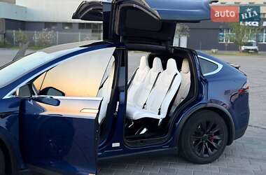 Позашляховик / Кросовер Tesla Model X 2017 в 