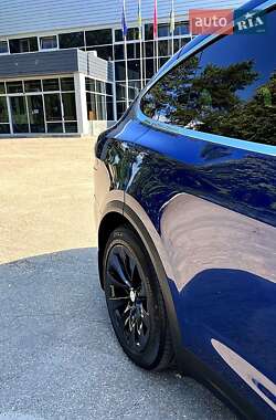 Позашляховик / Кросовер Tesla Model X 2016 в 