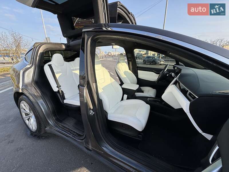 Внедорожник / Кроссовер Tesla Model X 2017 в Киеве