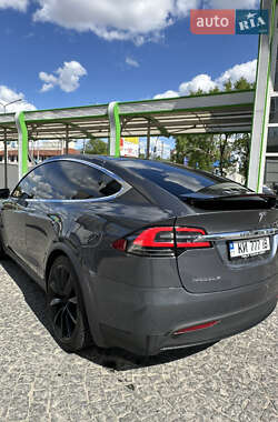 Позашляховик / Кросовер Tesla Model X 2017 в 