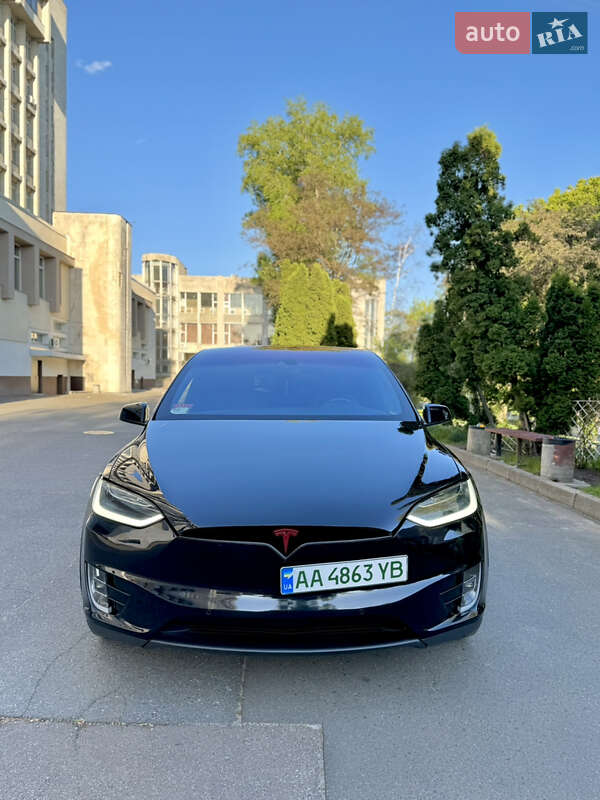 Позашляховик / Кросовер Tesla Model X 2016 в Києві