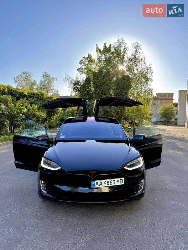 Позашляховик / Кросовер Tesla Model X 2016 в Києві
