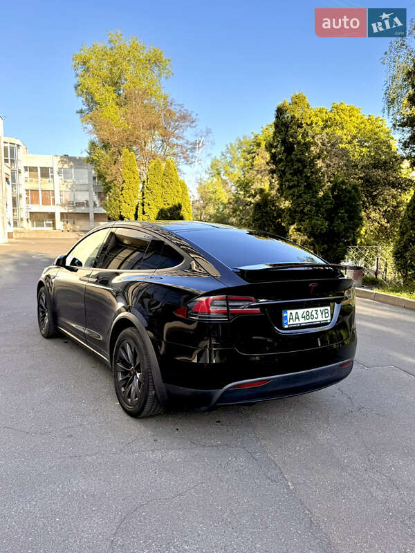 Позашляховик / Кросовер Tesla Model X 2016 в Києві