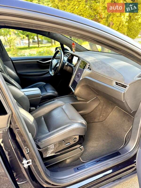 Позашляховик / Кросовер Tesla Model X 2016 в Києві