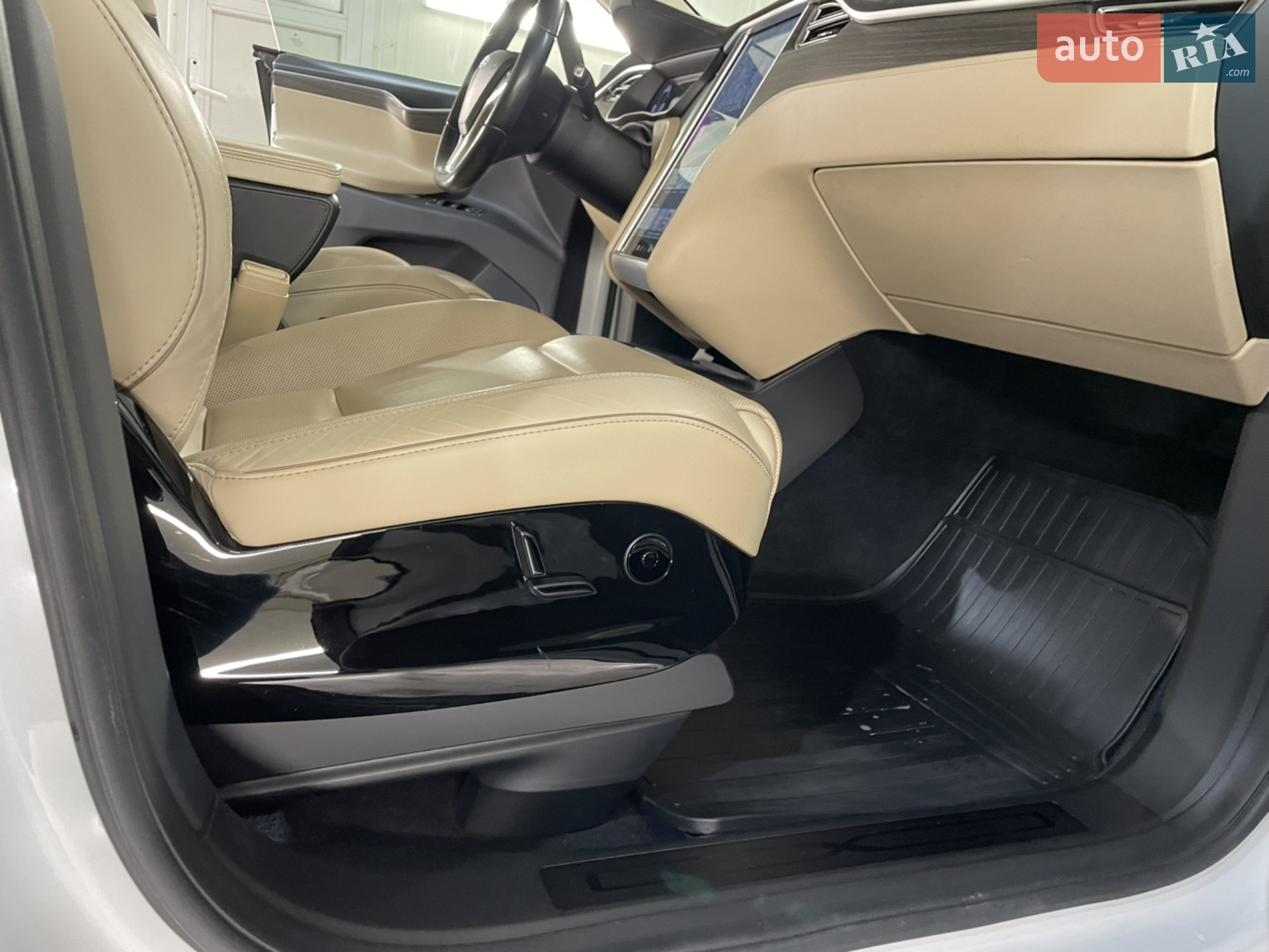 2016 Tesla Model X - мініатюра 37