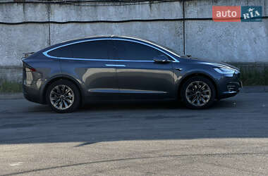 Внедорожник / Кроссовер Tesla Model X 2017 в 