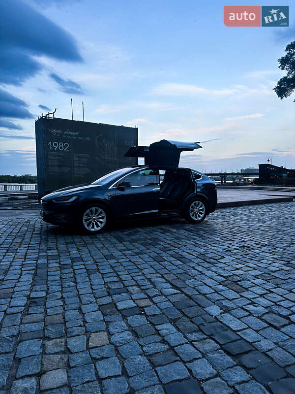 Внедорожник / Кроссовер Tesla Model X 2017 в Киеве