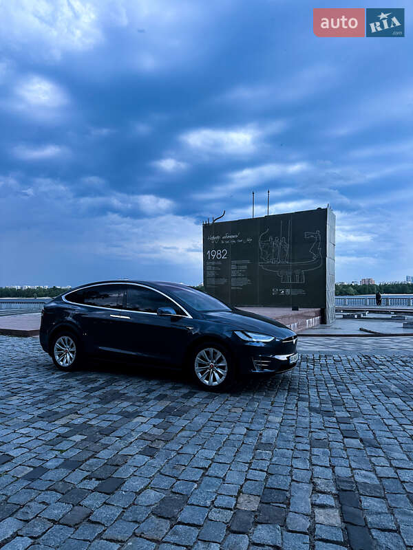 Внедорожник / Кроссовер Tesla Model X 2017 в Киеве