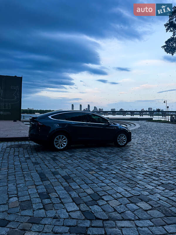 Внедорожник / Кроссовер Tesla Model X 2017 в Киеве