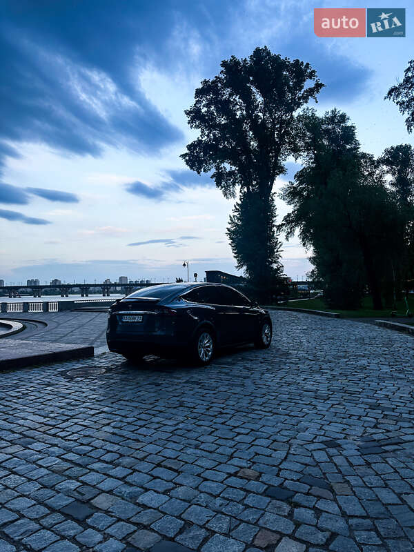 Внедорожник / Кроссовер Tesla Model X 2017 в Киеве
