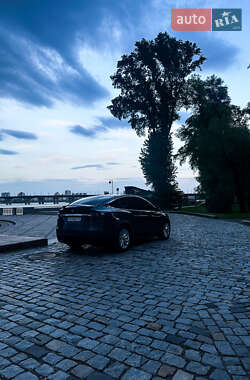 Позашляховик / Кросовер Tesla Model X 2017 в 