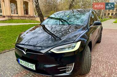 Позашляховик / Кросовер Tesla Model X 2019 в 