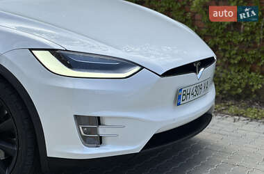 Позашляховик / Кросовер Tesla Model X 2020 в 