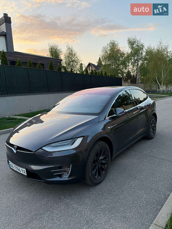 Позашляховик / Кросовер Tesla Model X 2020 в Полтаві