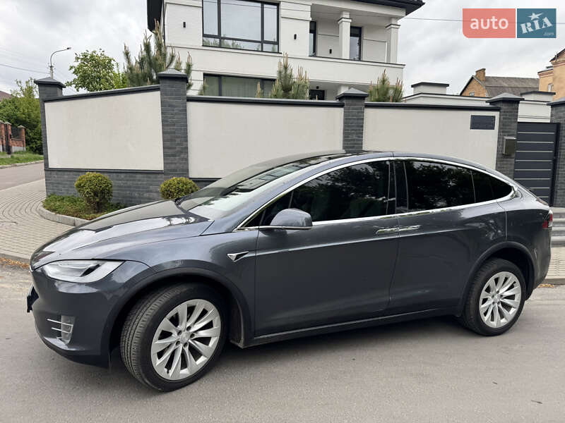 Позашляховик / Кросовер Tesla Model X 2018 в Рівному фото 7 Позашляховик / Кросовер Tesla Model X 2018 в Рівному