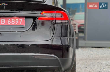 Позашляховик / Кросовер Tesla Model X 2017 в 