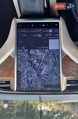 Внедорожник / Кроссовер Tesla Model X 2018 в 
