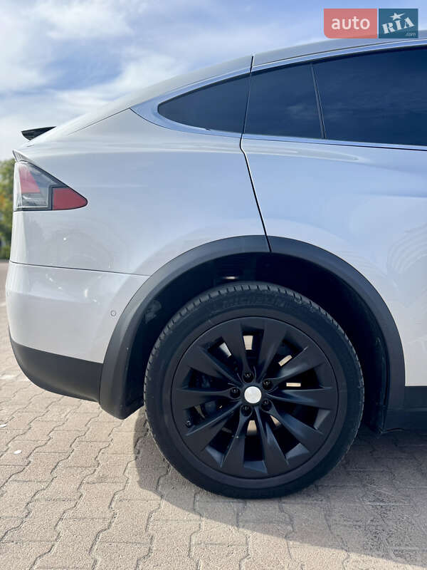 Внедорожник / Кроссовер Tesla Model X 2016 в Житомире