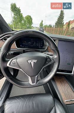 Внедорожник / Кроссовер Tesla Model X 2017 в 