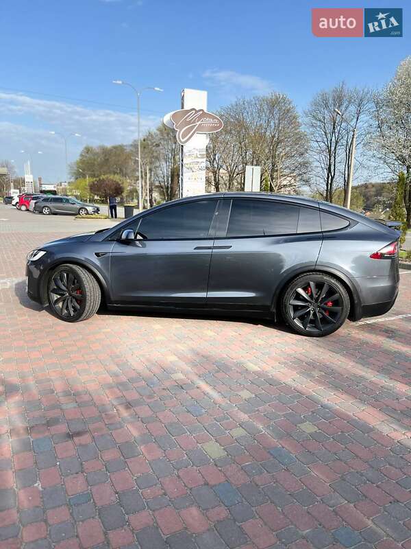 Позашляховик / Кросовер Tesla Model X 2016 в Новояворівську