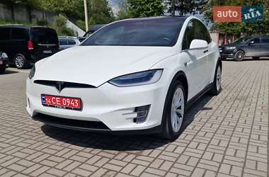 Позашляховик / Кросовер Tesla Model X 2018 в 