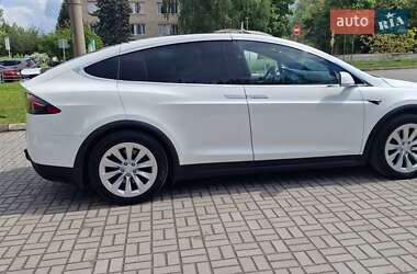 Позашляховик / Кросовер Tesla Model X 2018 в 