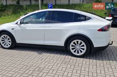 Позашляховик / Кросовер Tesla Model X 2018 в 