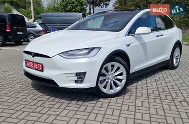 Позашляховик / Кросовер Tesla Model X 2018 в 