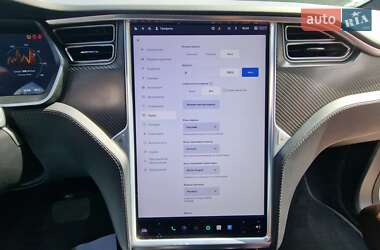 Позашляховик / Кросовер Tesla Model X 2018 в 