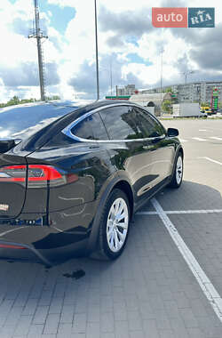 Позашляховик / Кросовер Tesla Model X 2018 в 