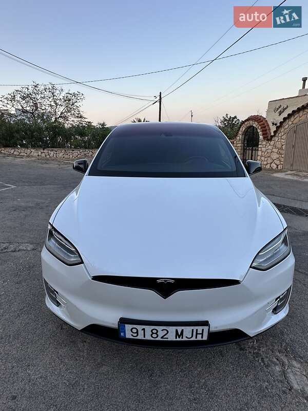 Позашляховик / Кросовер Tesla Model X 2016 в Києві