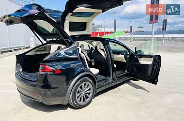 Позашляховик / Кросовер Tesla Model X 2018 в 