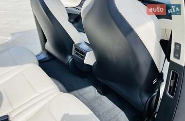 Позашляховик / Кросовер Tesla Model X 2018 в 