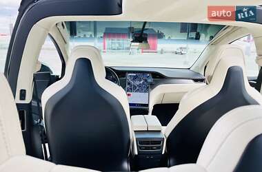 Позашляховик / Кросовер Tesla Model X 2018 в 
