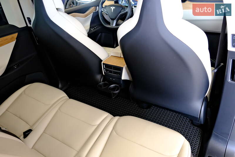 Позашляховик / Кросовер Tesla Model X 2018 в Одесі