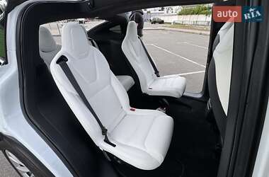 Позашляховик / Кросовер Tesla Model X 2019 в 